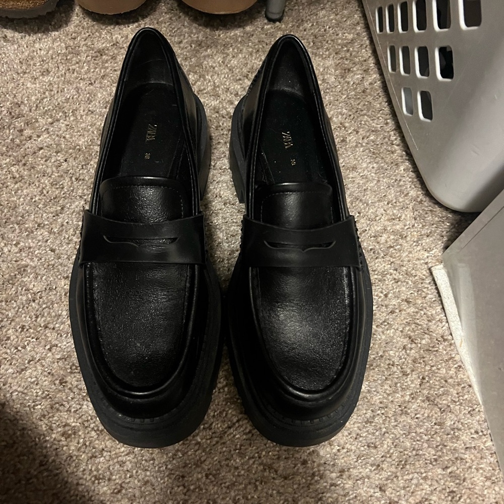 NEVER WORN Zara chunky loafers